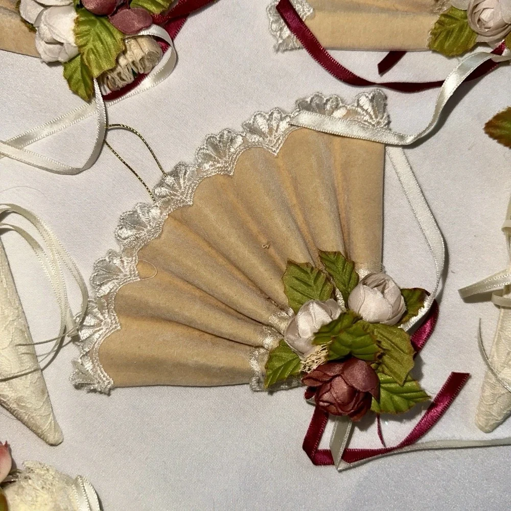 Vtg‎ Victorian Style Set Of 7 Christmas Ornaments Velvet Lace Ribbon Cream Rose